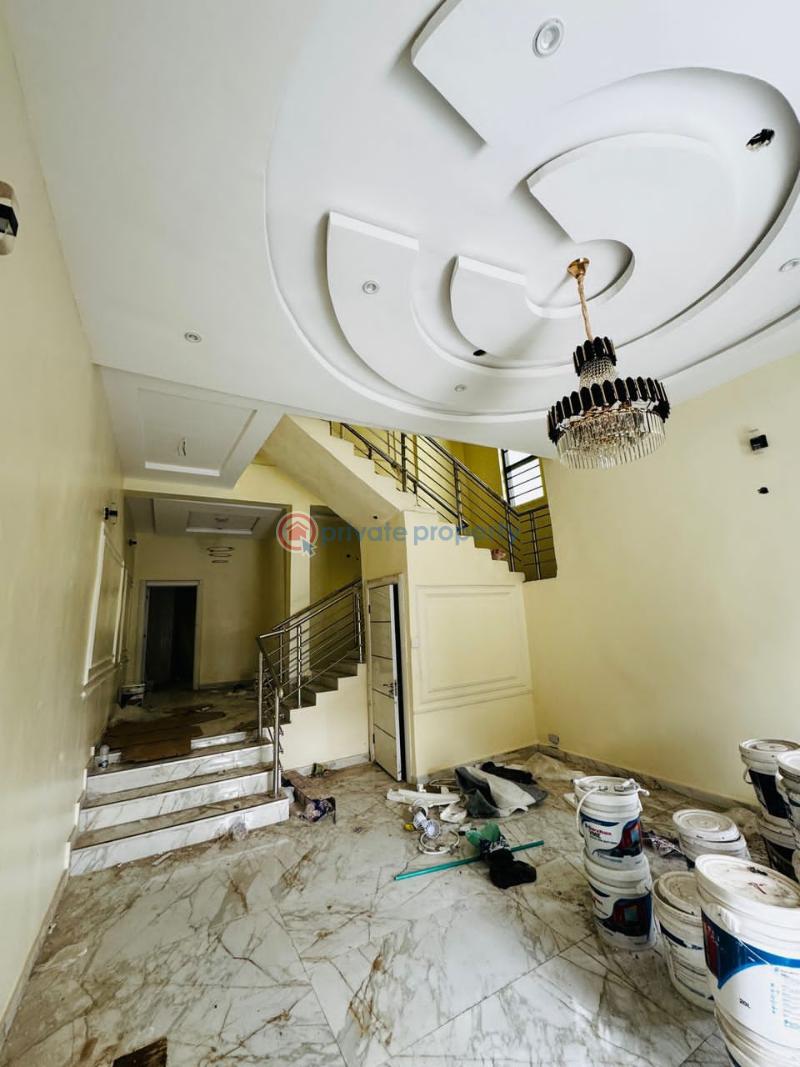 House For Rent At Kolapo Ishola Gra. Akobo Ibadan Oyo - 10