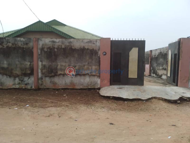 A 4-bedroom bungalow and a large hall used as a bakery with 4 offices - 5 4 bedroom Detached Bungalow For Sale Mowe Ogun area  - 5