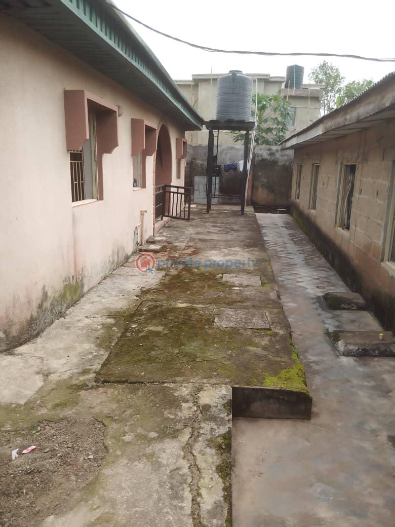 A 4-bedroom bungalow and a large hall used as a bakery with 4 offices - 12 4 bedroom Detached Bungalow For Sale Mowe Ogun area  - 12