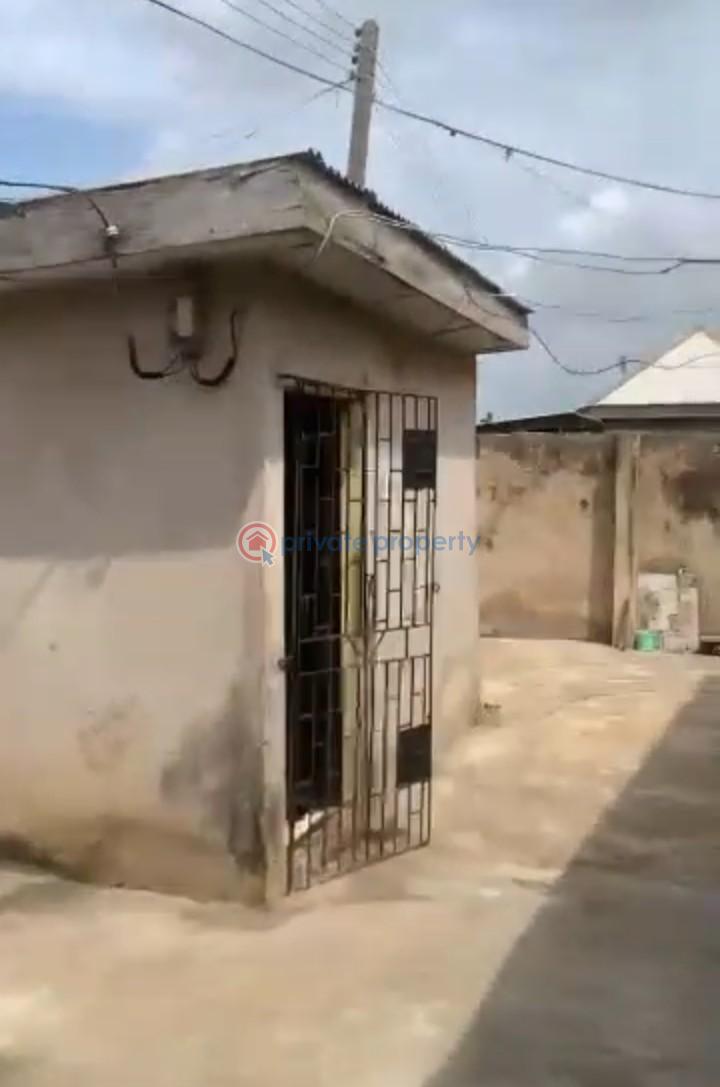 4 bedroom Bungalow For Sale Amikanle Meiran Alimosho Lagos - 4