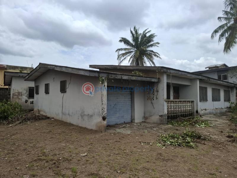 4 bedroom Bungalow For Sale Dejo Oyelese Street, Old Bodija, Ibadan Oyo - 2
