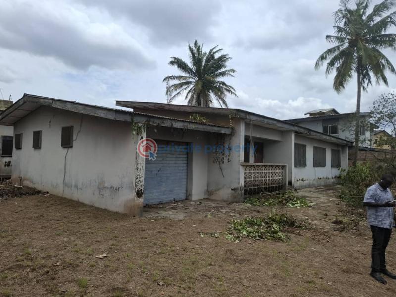 4 bedroom Bungalow For Sale Dejo Oyelese Street, Old Bodija, Ibadan Oyo - 3