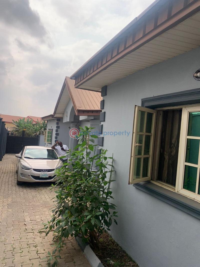 4 bedroom Detached Bungalow For Sale Yanbule Area, Basorun Ibadan Oyo - 0