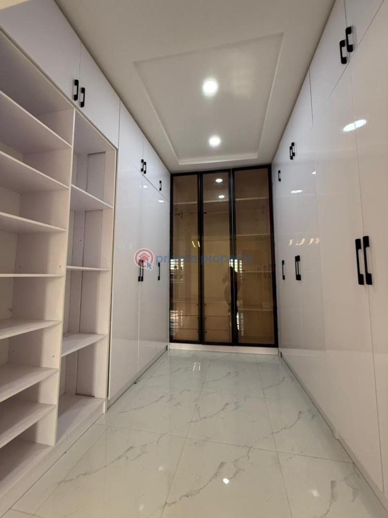 A 4 bedroom detached duplex + bq + 10kva solar inverter - 7 4 bedroom Detached Duplex For Sale Yemoja Street, Oluyole Ibadan Oyo - 7