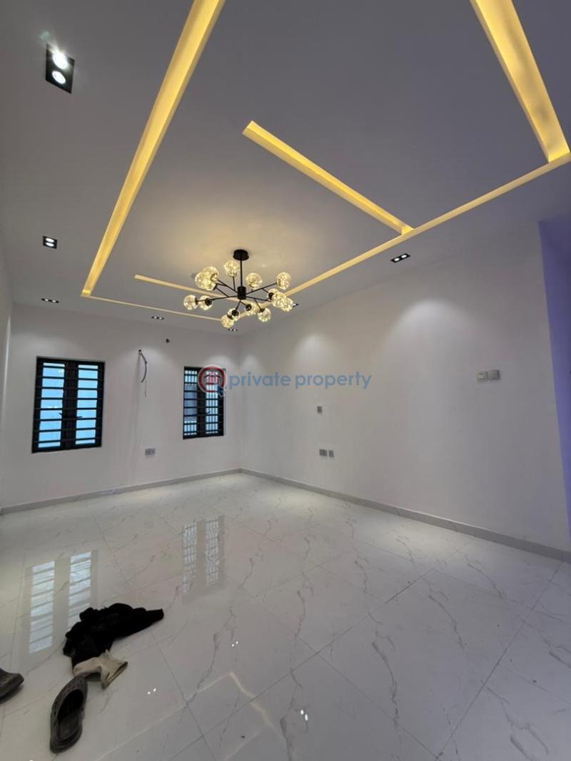 A 4 bedroom detached duplex + bq + 10kva solar inverter - 5 4 bedroom Detached Duplex For Sale Yemoja Street, Oluyole Ibadan Oyo - 5