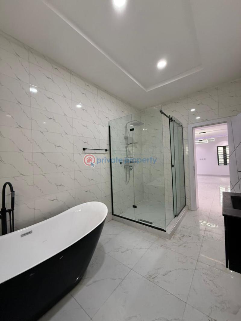 A 4 bedroom detached duplex + bq + 10kva solar inverter - 14 4 bedroom Detached Duplex For Sale Yemoja Street, Oluyole Ibadan Oyo - 14