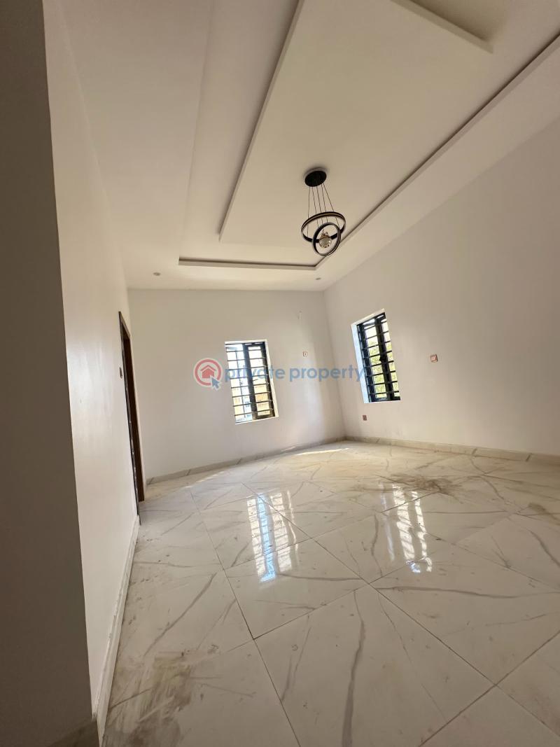 A 4 bedroom detached duplex + bq - 4 4 bedroom Detached Duplex For Sale Chief Lateef Oyelade Gra, Oluyole, Oluyole Estate Ibadan Oyo - 4