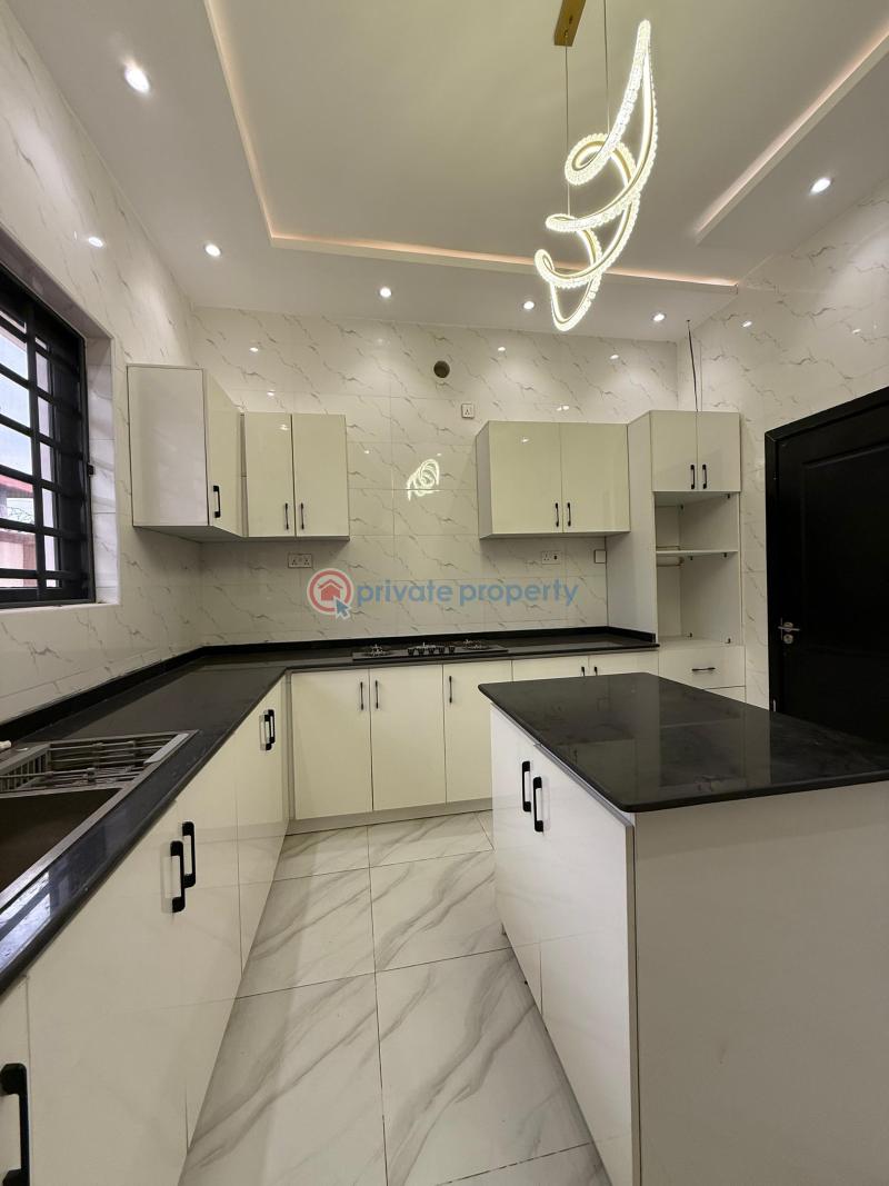 A 4 bedroom detached duplex with a room bq - 4 4 bedroom Detached Duplex For Sale Heritage Estate, Akala Express, Akala Express Ibadan Oyo - 4