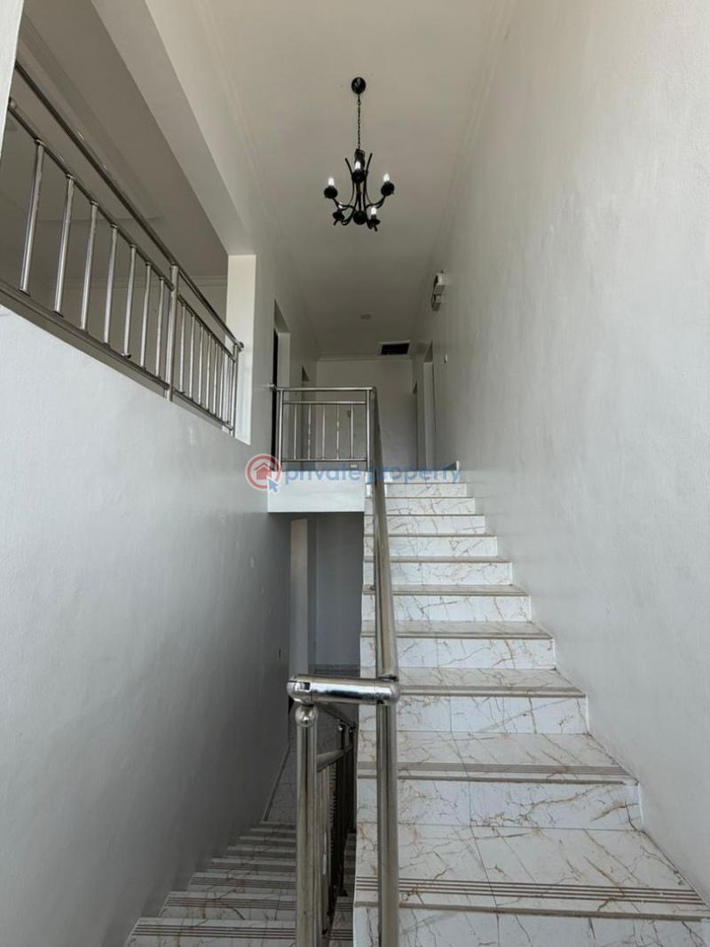 4 bedroom Detached Duplex For Sale Kolapo Ishola Gra, Akobo Ibadan Oyo - 15