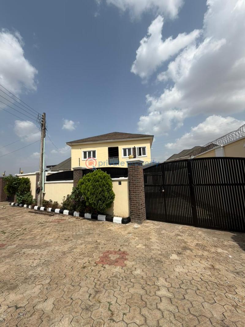 4 bedroom Detached Duplex For Sale Kolapo Ishola Gra, Akobo Ibadan Oyo - 0