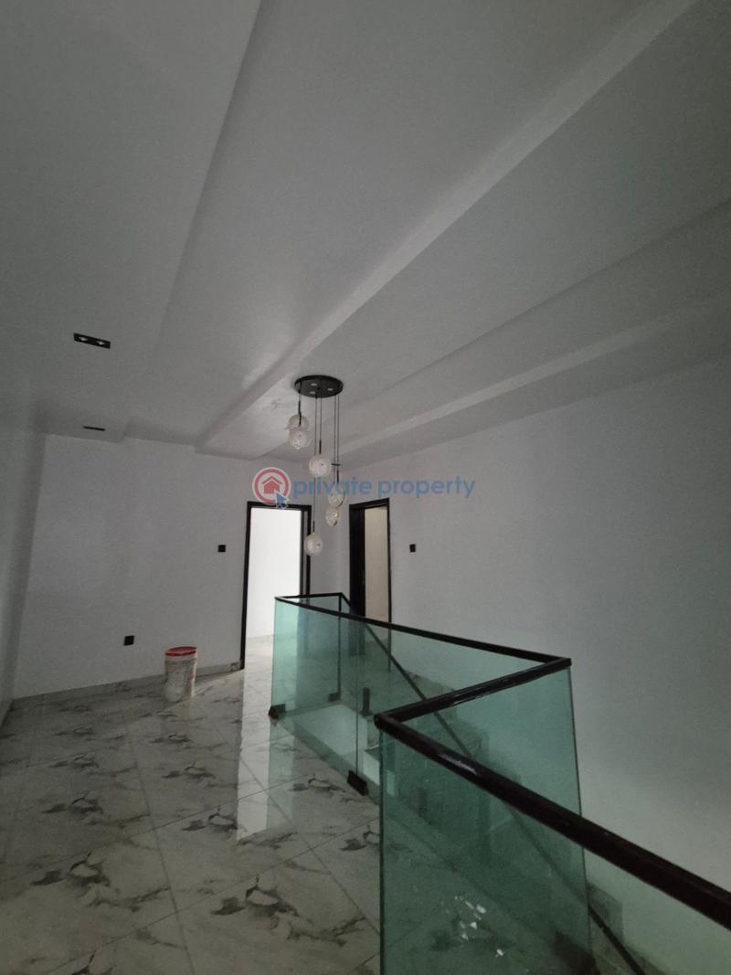 House For Sale Bashorun Housing Estate, Opposite Kolapo Ishola Gra, Akobo, Ibadan. Akobo Ibadan Oyo - 4