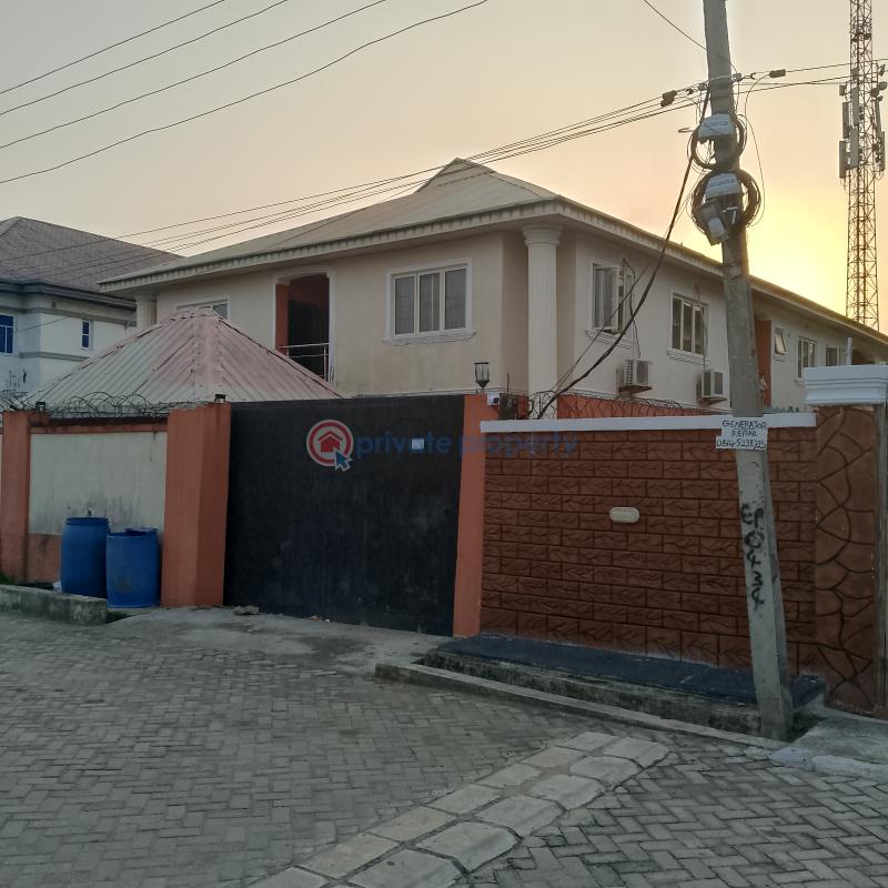 10 bedroom Townhouse For Sale Vina Estate Badore Ajah Lagos - 1