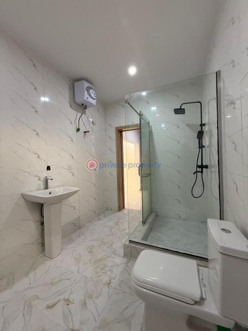 5 bedroom Detached Duplex For Sale Shobande, Omolayo Estate, Akobo Ibadan Oyo - 4