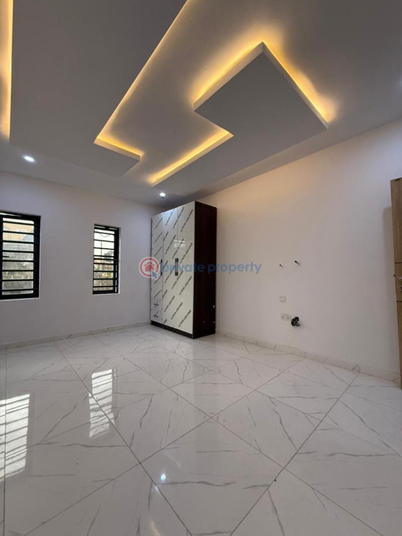 5 bedroom Detached Duplex For Sale Shobande, Omolayo Estate, Akobo Ibadan Oyo - 16