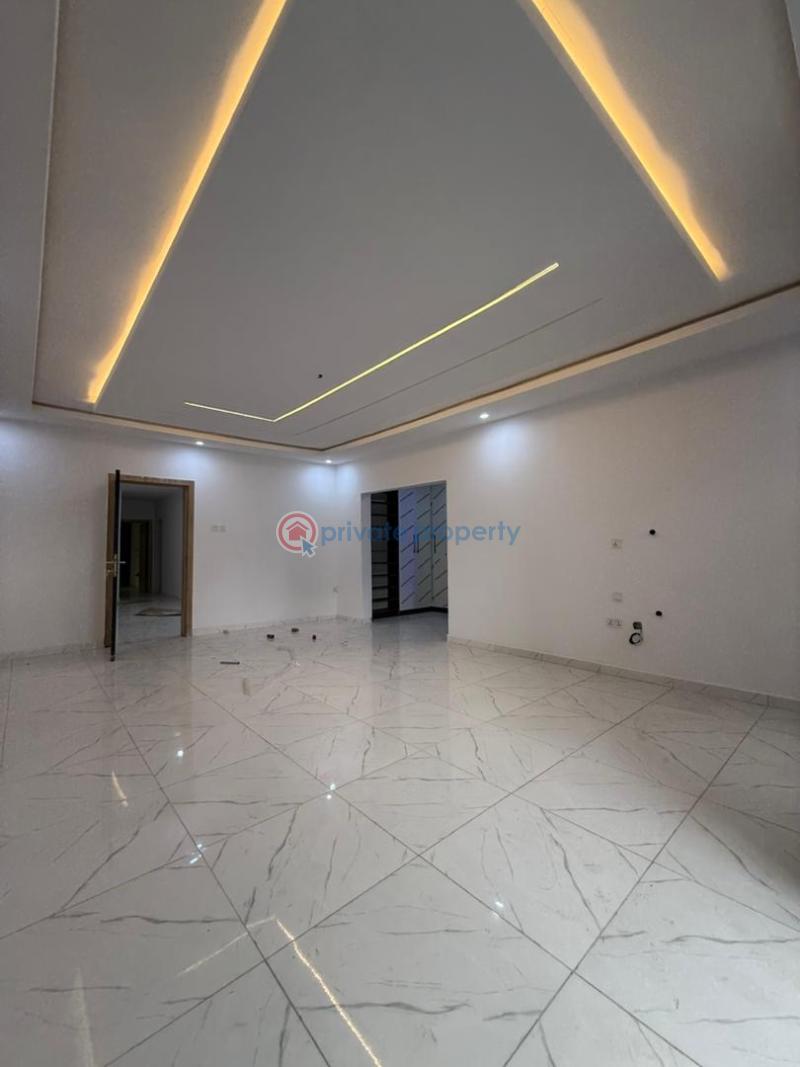 5 bedroom Detached Duplex For Sale Shobande, Omolayo Estate, Akobo Ibadan Oyo - 1