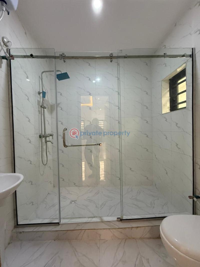 5 bedroom Detached Duplex For Sale Shobande, Omolayo Estate, Akobo Ibadan Oyo - 2