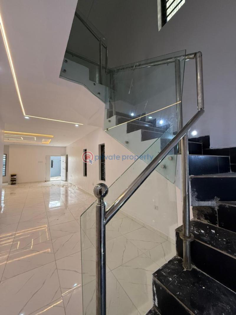 5 bedroom Detached Duplex For Sale Shobande, Omolayo Estate, Akobo Ibadan Oyo - 18