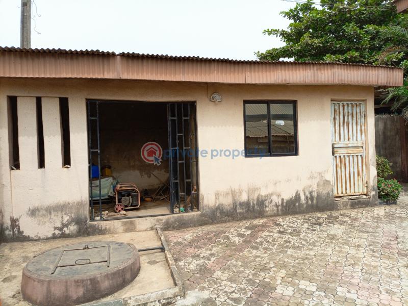 A 5bedroom duplex with good amenities @ martin estate, off alagbole-akute road. - 1 5 bedroom Detached Duplex For Sale Martins Estate, Off Alagbole Akute Road, Via Ojodu Berger Yakoyo/Alagbole Ojodu Lagos - 1