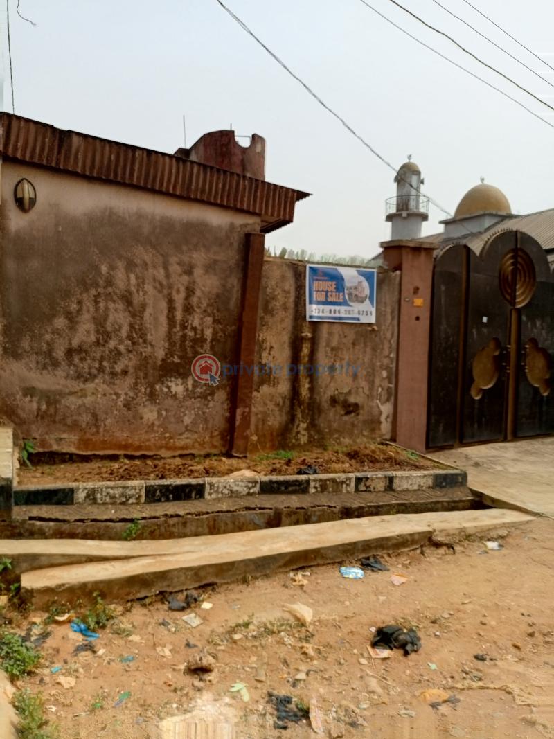 A 5bedroom duplex with good amenities @ martin estate, off alagbole-akute road. - 4 5 bedroom Detached Duplex For Sale Martins Estate, Off Alagbole Akute Road, Via Ojodu Berger Yakoyo/Alagbole Ojodu Lagos - 4