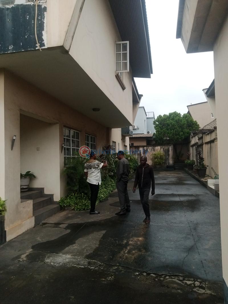5 bedroom Duplex For Sale Sijuade Estate, Anthony Maryland Ikeja Lagos