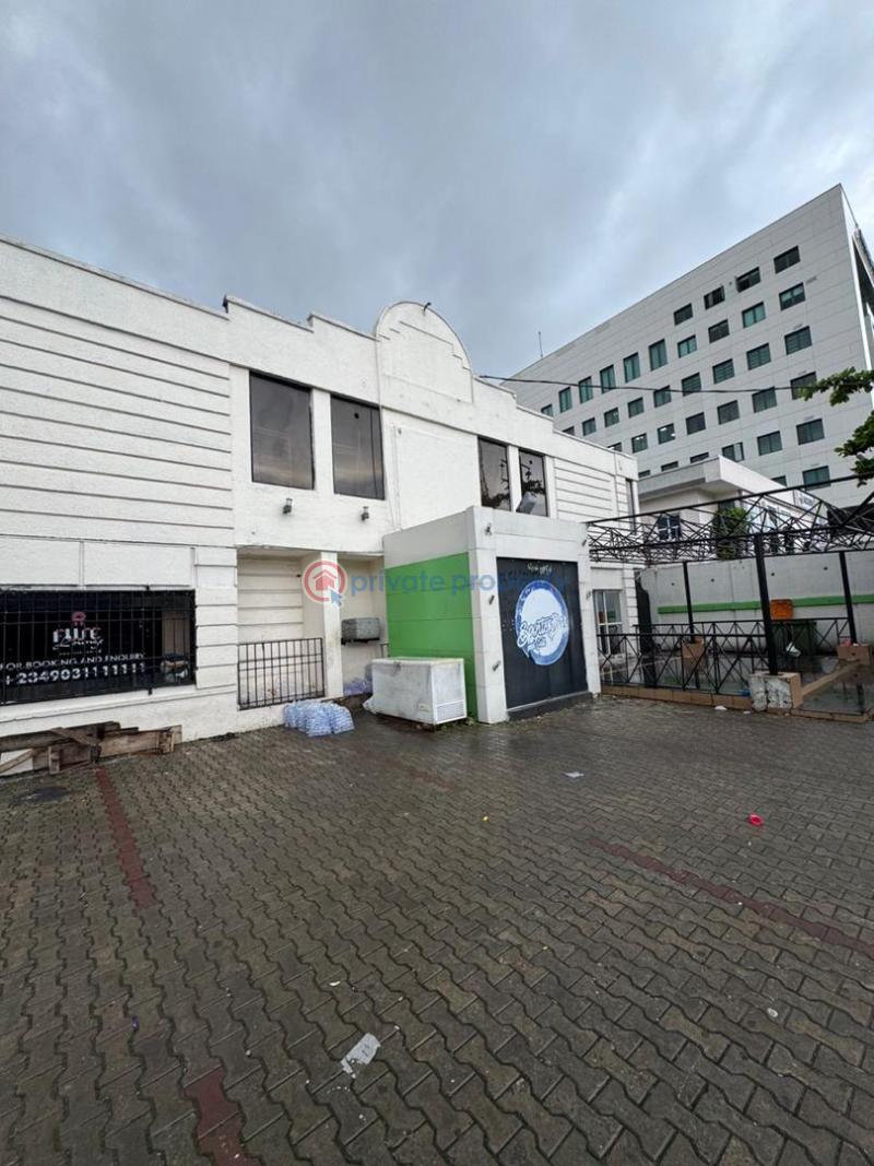 A 6 bedroom house with 3 bedroom bungalow together in a compound on 1500sqm land - 5 6 bedroom Commercial Property For Rent Victoria Island Lagos - 5