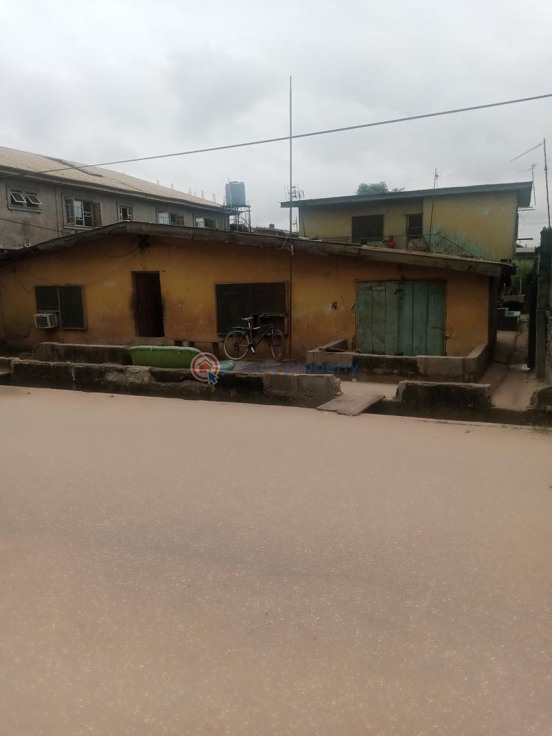 Land For Sale Off Alimosho Road, Lagos Abeokuta Expressway Akowonjo Agege Lagos - 0