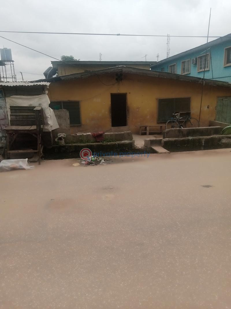 Land For Sale Off Alimosho Road, Lagos Abeokuta Expressway Akowonjo Agege Lagos - 1