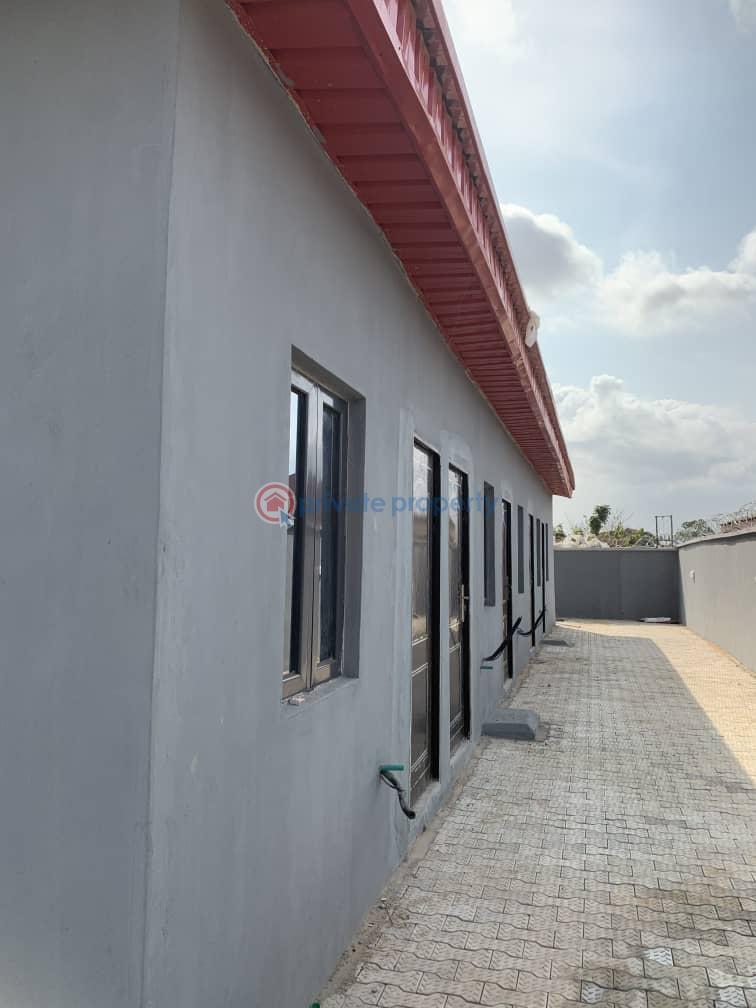 For rent Warehouse Along Lagos Ibadan Expressway, Mowe Lagos Extension