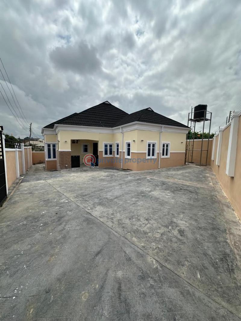 3 bedroom Detached Bungalow For Sale Alaaka, Elebu Akala Express Ibadan Oyo - 2