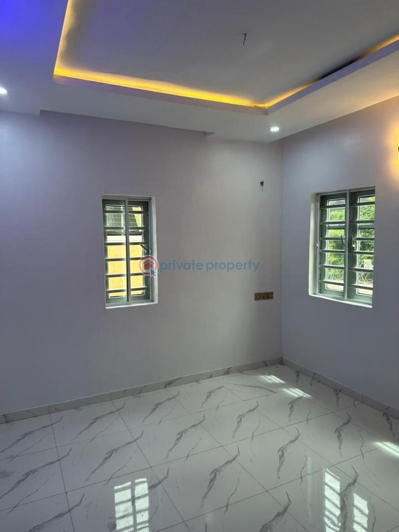 3 bedroom Detached Bungalow For Sale Alaaka, Elebu Akala Express Ibadan Oyo - 0