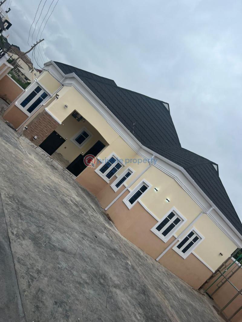 3 bedroom Detached Bungalow For Sale Alaaka, Elebu Akala Express Ibadan Oyo - 1