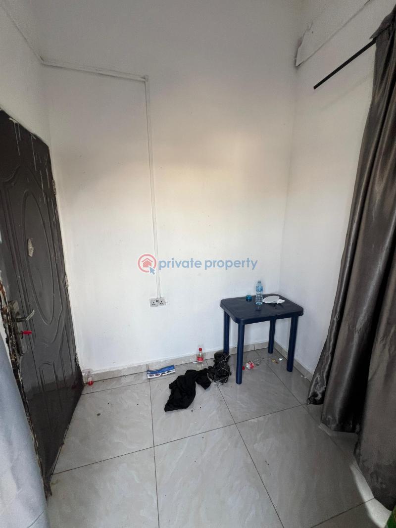 1 bedroom Self Contain For Rent Dpkay Estate, Orchid Road Lekki Phase 2 Lagos - 2
