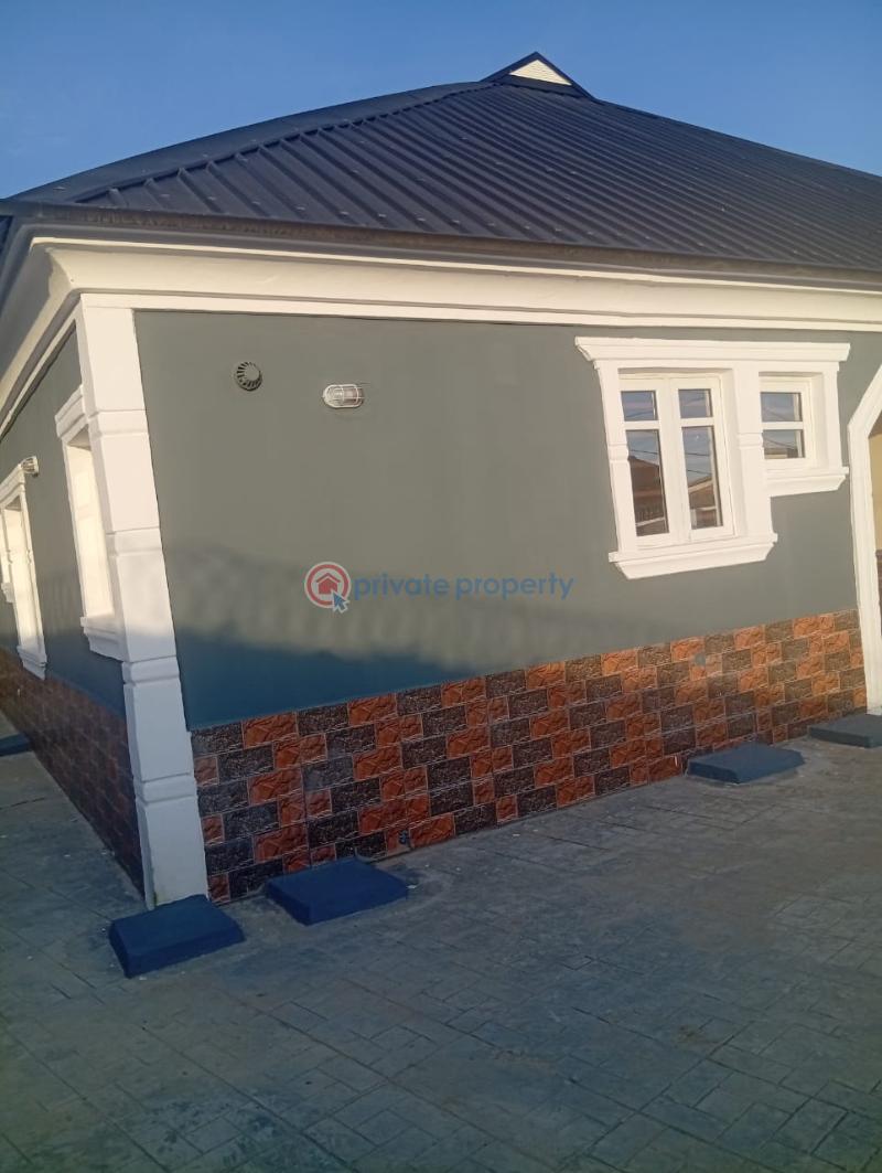 2 bedroom Block Of Flats For Rent Pakuro Mowe Fagbems Lagos Extension Ogun - 0