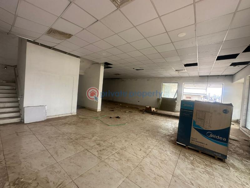 Mall/Complex/Plaza For Sale Bodija Ibadan Oyo - 1