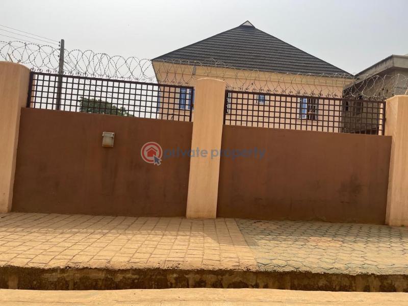 Block Of Flats For Sale Odo Ona Kekere Arapaja Way Off New Garage Odo ona Ibadan Oyo - 2
