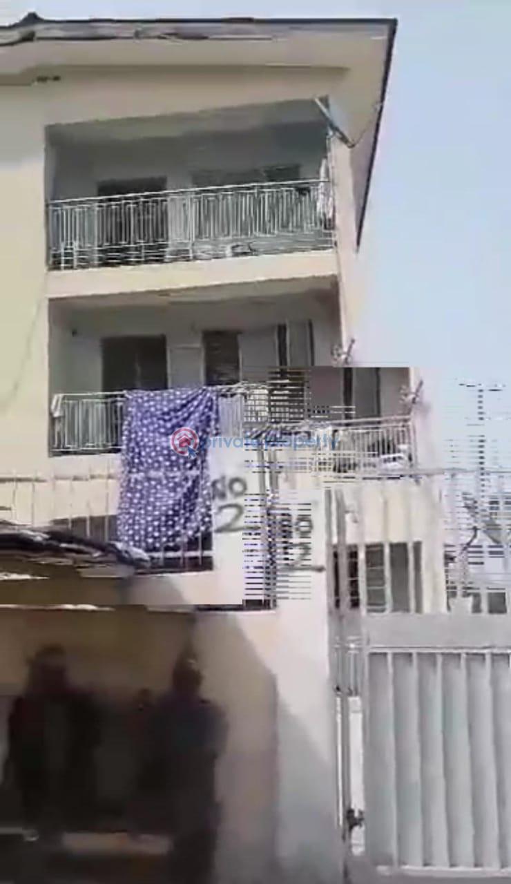 2 bedroom Block Of Flats For Sale Deeper Life Church Hq Sholuyi, Gbagada Lagos - 0