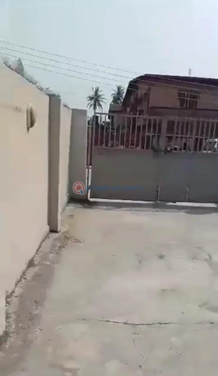 2 bedroom Block Of Flats For Sale Deeper Life Church Hq Sholuyi, Gbagada Lagos - 2