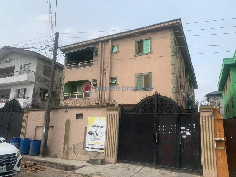 A block of 6flat of 3bedroom each all rooms ensuite. 3 bedroom Block Of Flats For Sale Shomolu Lagos