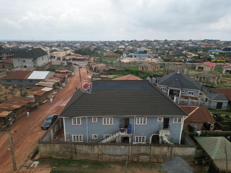 A block of flat for sale at a very good location off akobo - 1 10 bedroom Block Of Flats For Sale Idi Ape, Olorunda Akobo Ibadan Oyo - 1