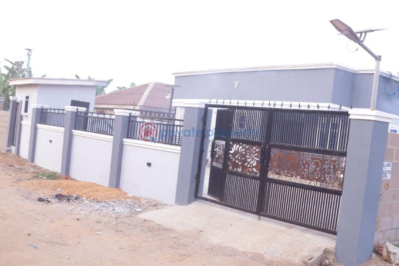 4 bedroom Detached Bungalow For Sale Lagos Extension Ogun - 4