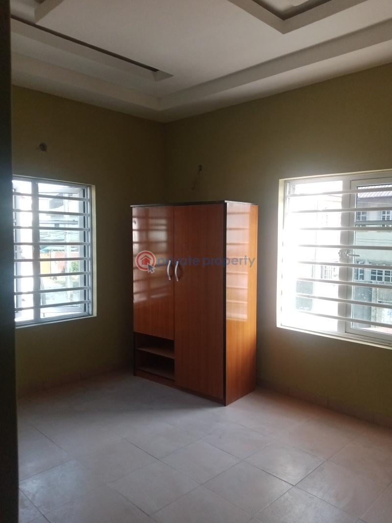 2 bedroom Block Of Flats For Rent Thomas Estate Ajah Lagos - 7