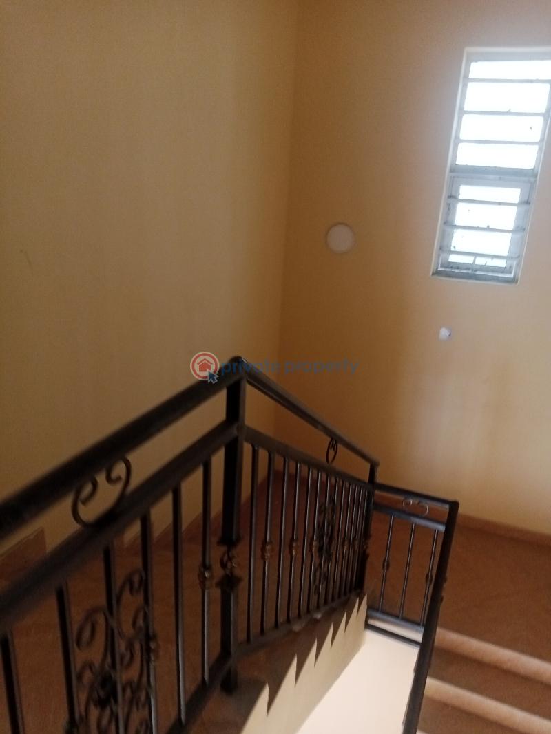 2 bedroom Block Of Flats For Rent Thomas Estate Ajah Lagos - 4