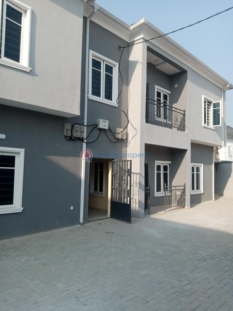 2 bedroom Block Of Flats For Rent Thomas Estate Ajah Lagos - 0