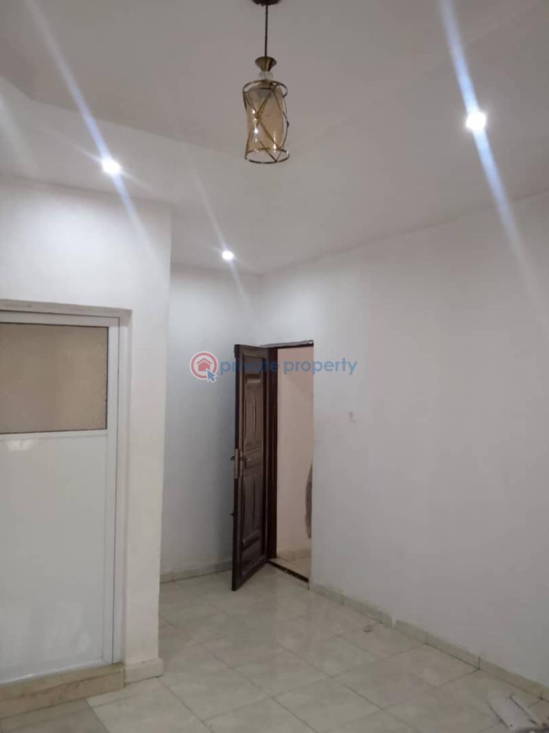 Self Contain For Rent Ladilak Off Pedro Road Palmgroove Shomolu Lagos - 1
