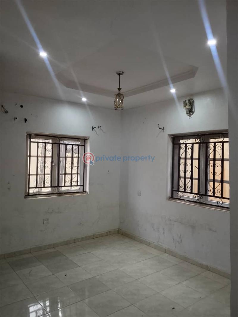 Self Contain For Rent Ladilak Off Pedro Road Palmgroove Shomolu Lagos - 0