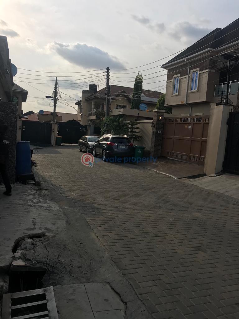 A building of 2 bedroom flat & 4 units of mini-flat - 8 Block Of Flats For Sale Omole Phase 2 Ojodu Lagos - 8