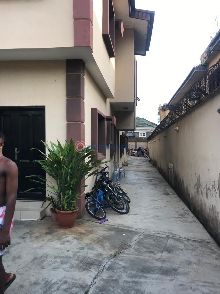 A building of 2 bedroom flat & 4 units of mini-flat - 11 Block Of Flats For Sale Omole Phase 2 Ojodu Lagos - 11