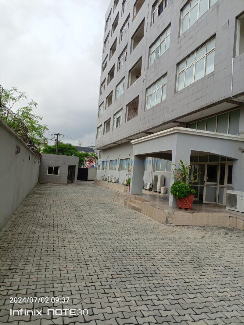 A building suitable for a hotel with 80rooms & hall - 1 10 bedroom Hotel For Sale Oniru Victoria Island Lagos - 1
