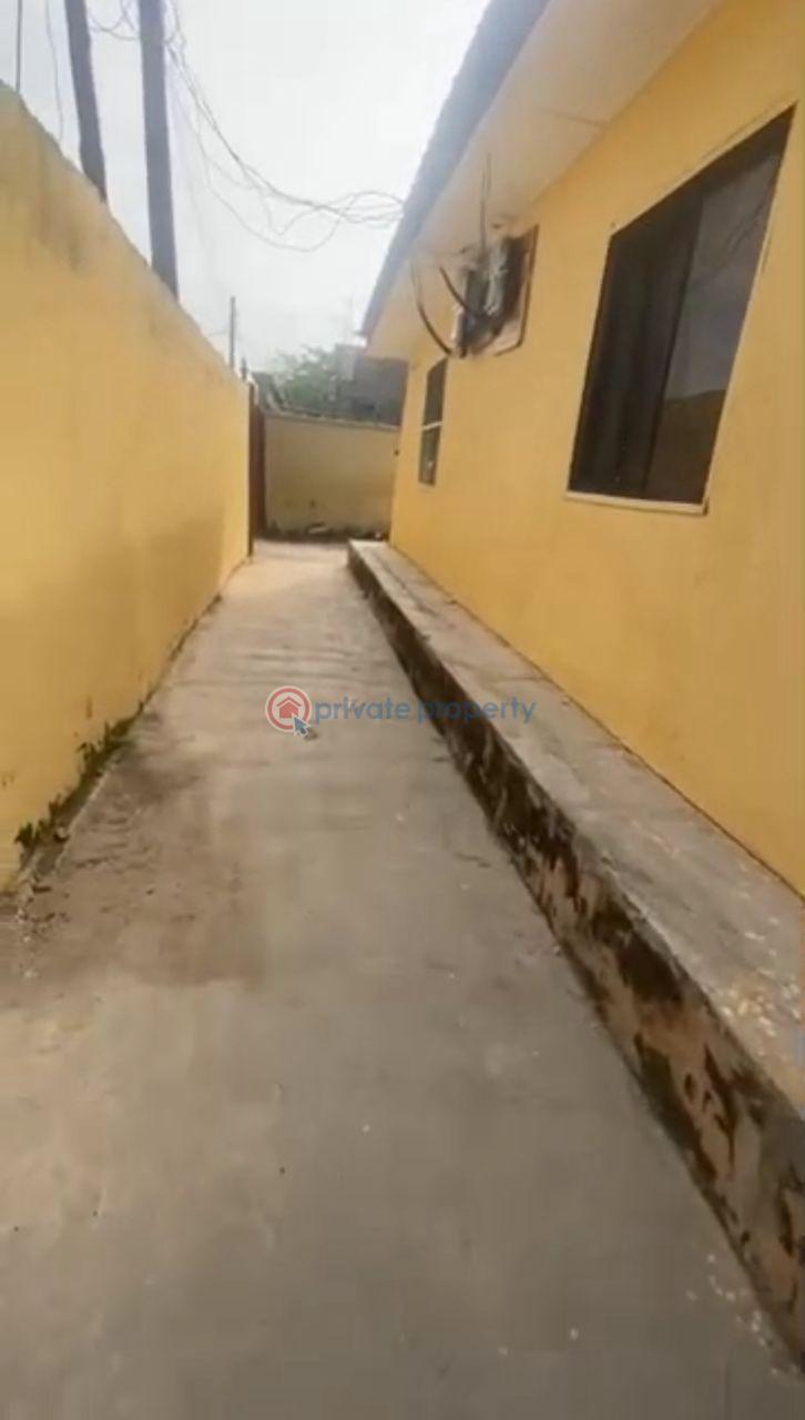 1 bedroom Mini Flat For Sale Off Yetunde Brown Street, Ifako Gbagada Lagos - 1
