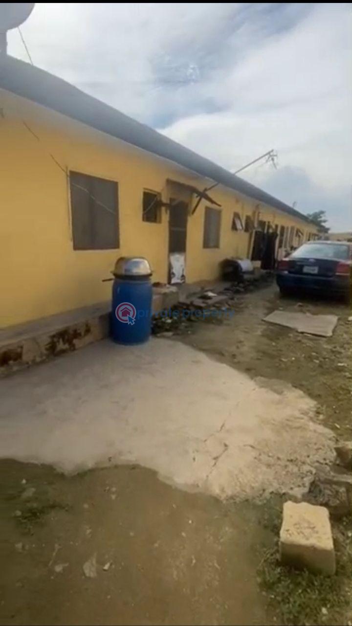 1 bedroom Mini Flat For Sale Off Yetunde Brown Street, Ifako Gbagada Lagos - 3